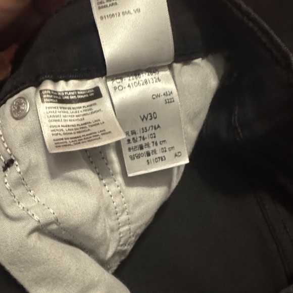 Levi's Black Ankle Jeans - Picture 2 of 4